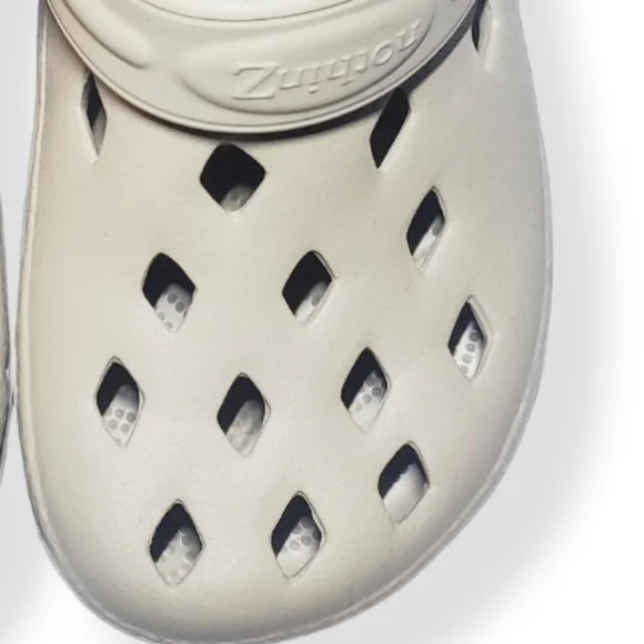 #687 New Nothinz Women's Creamy Tan Clogs Sandals Water Shoes 5 5L Shoes - Picture 6 of 8